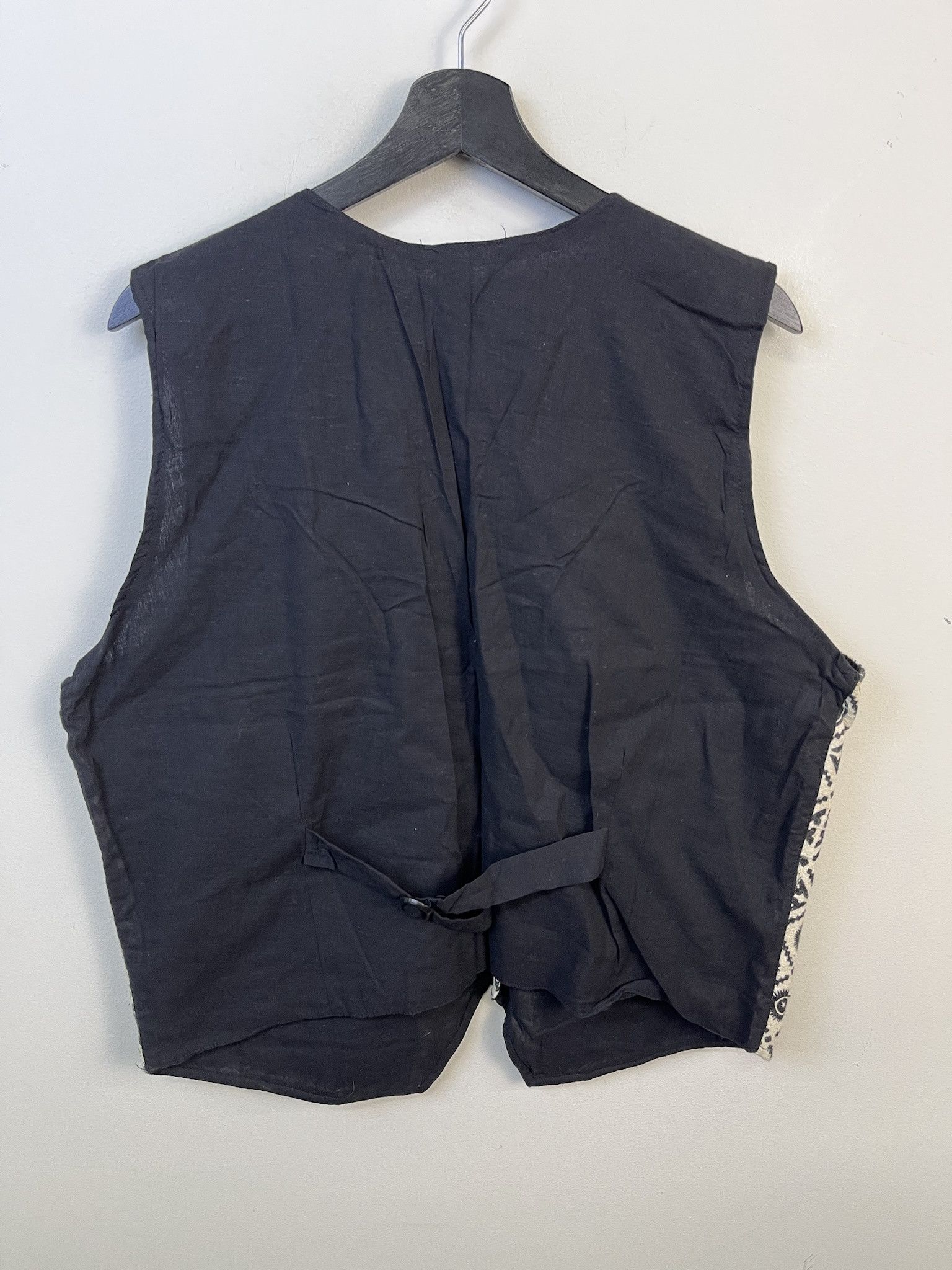 Vintage Vintage Vest 1980s Nepalese Vest Sigils Yinyang Vest Size XL Size US XL / EU 56 / 4 - 3 Thumbnail
