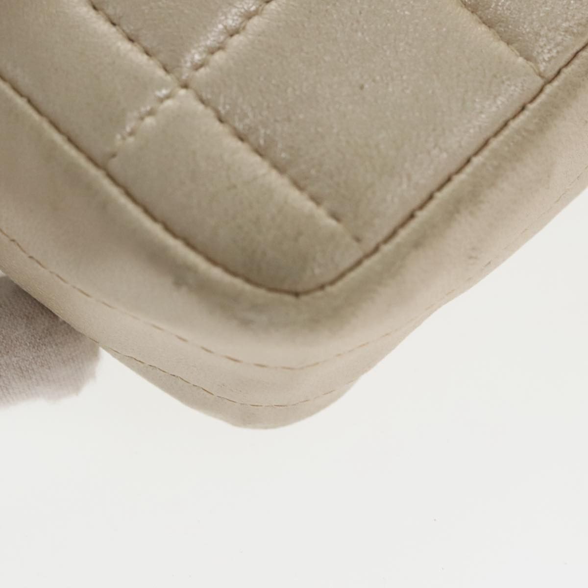 Chanel Chocolate Bar Beige Leather Shoulder Bag (Pre-Owned) Size ONE SIZE - 16 Thumbnail