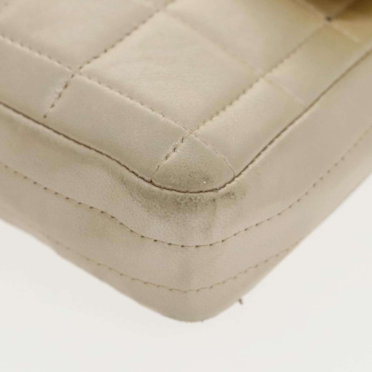 Chanel Chocolate Bar Beige Leather Shoulder Bag (Pre-Owned) Size ONE SIZE - 15 Thumbnail