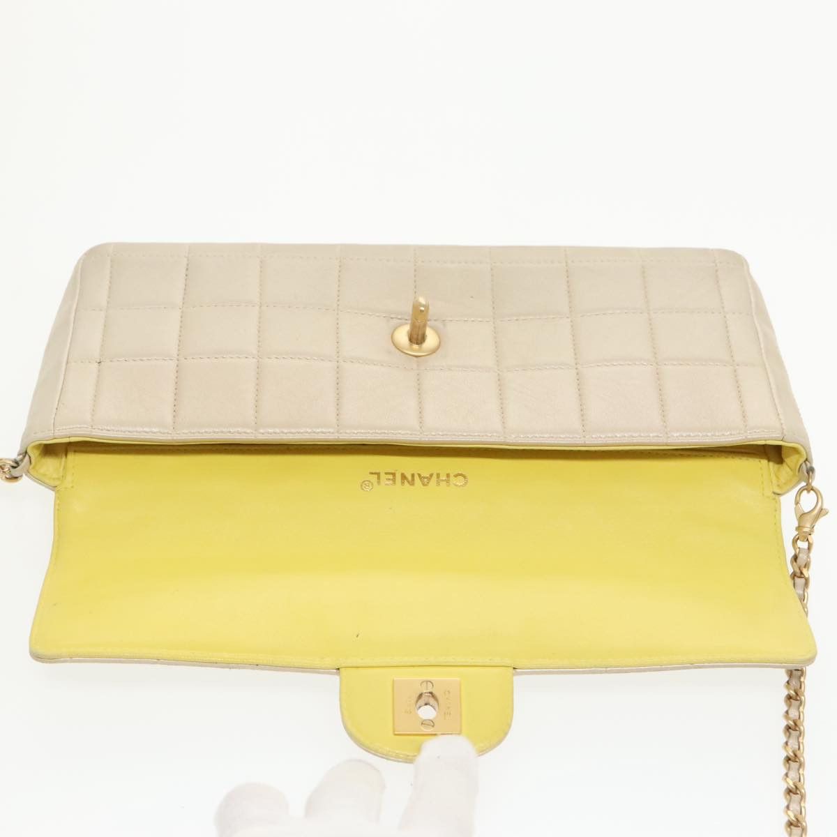 Chanel Chocolate Bar Beige Leather Shoulder Bag (Pre-Owned) Size ONE SIZE - 18 Thumbnail