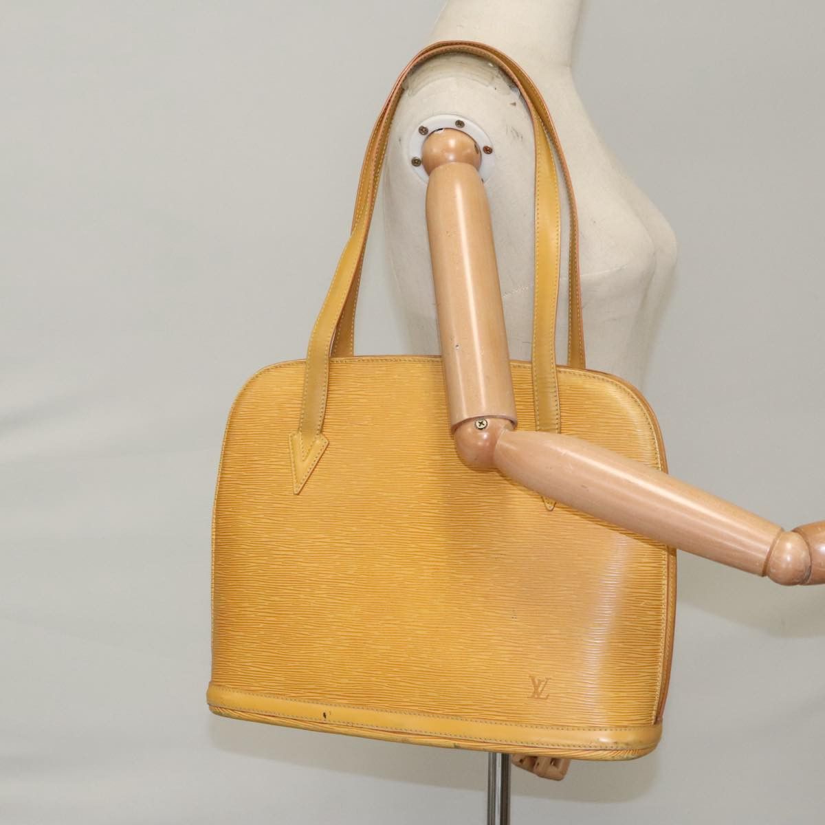 Louis Vuitton Lussac Yellow Leather Shoulder Bag (Pre-Owned) Size ONE SIZE - 15 Thumbnail