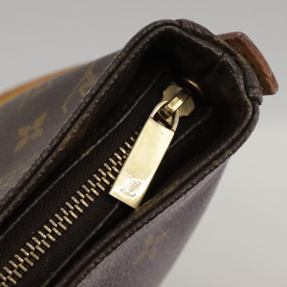 Louis Vuitton Looping Gm Brown Canvas Shoulder Bag (Pre-Owned) Size ONE SIZE - 17 Thumbnail
