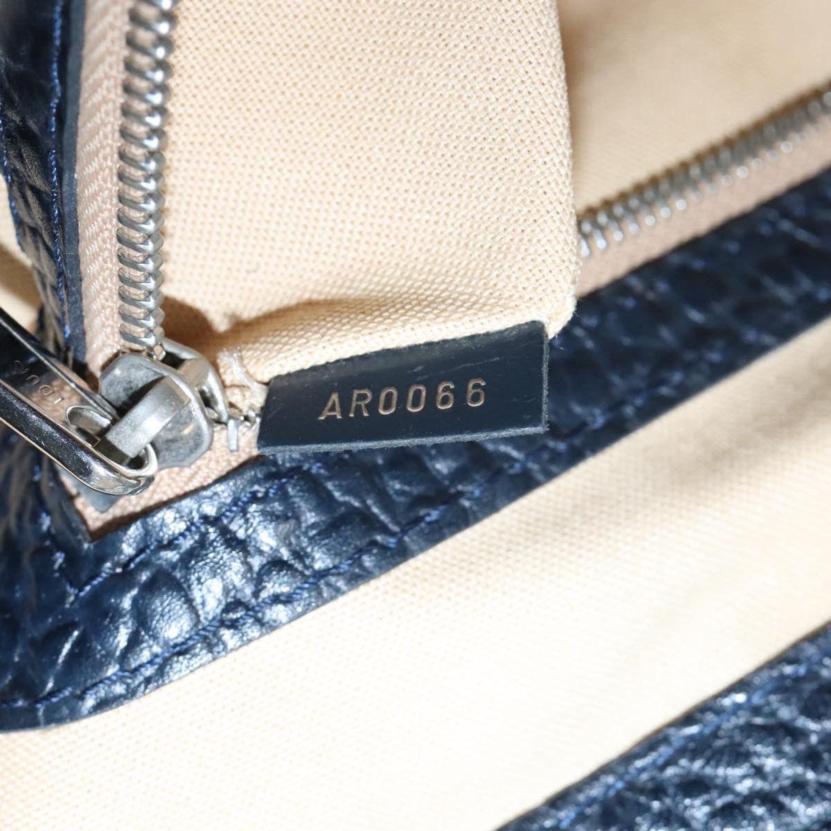 Louis Vuitton Cabas Navy Wool Handbag (Pre-Owned) Size ONE SIZE - 9 Thumbnail