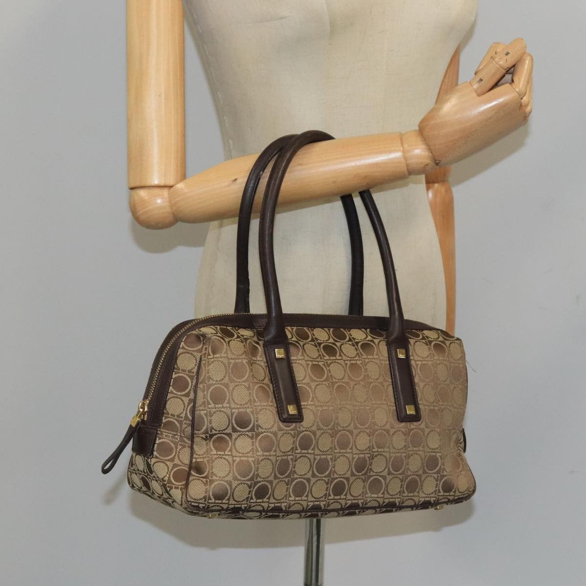 Salvatore Ferragamo Gancini Beige Canvas Handbag (Pre-Owned) Size ONE SIZE - 10 Thumbnail