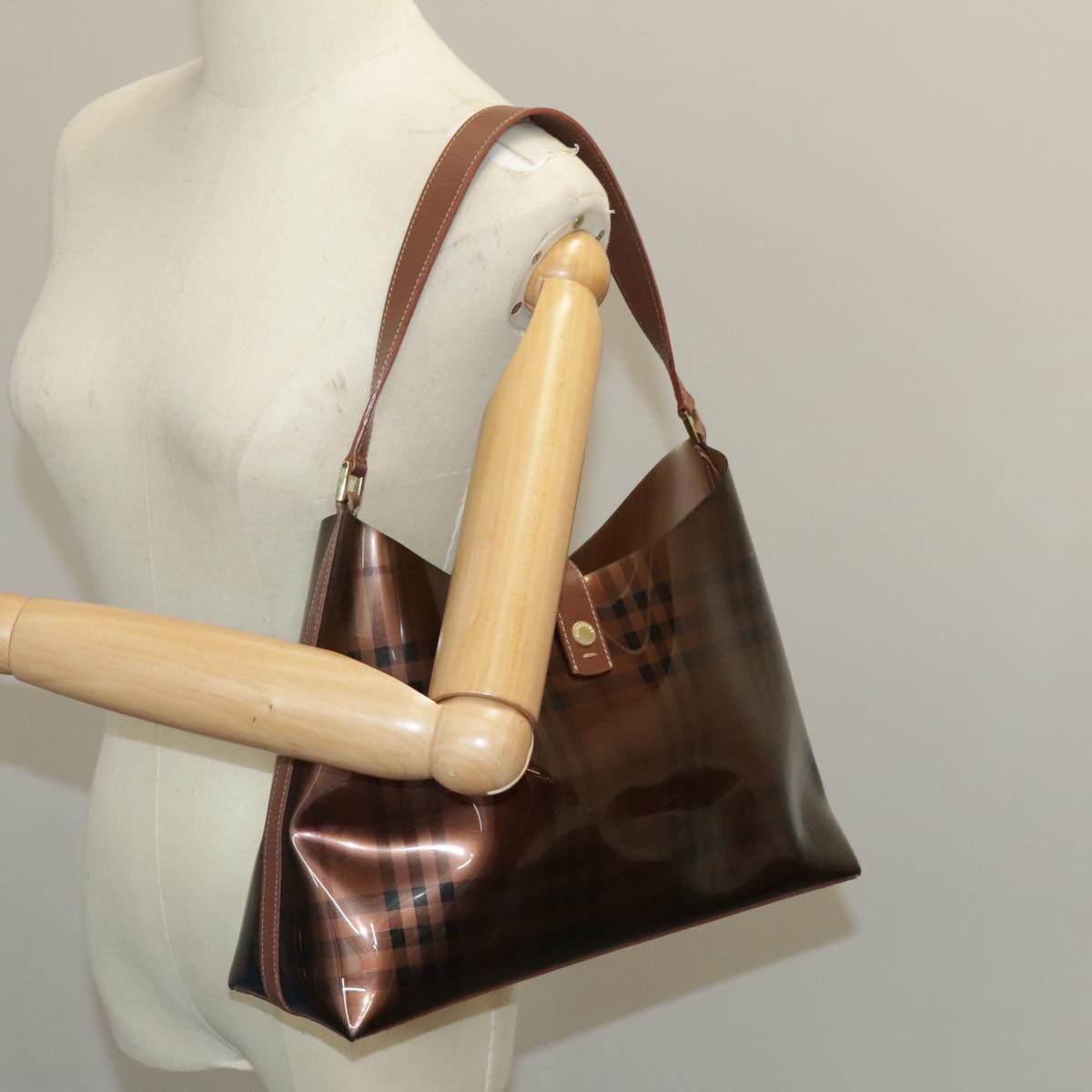 Burberry Brown Vinyl Shoulder Bag (Pre-Owned) Size ONE SIZE - 11 Thumbnail