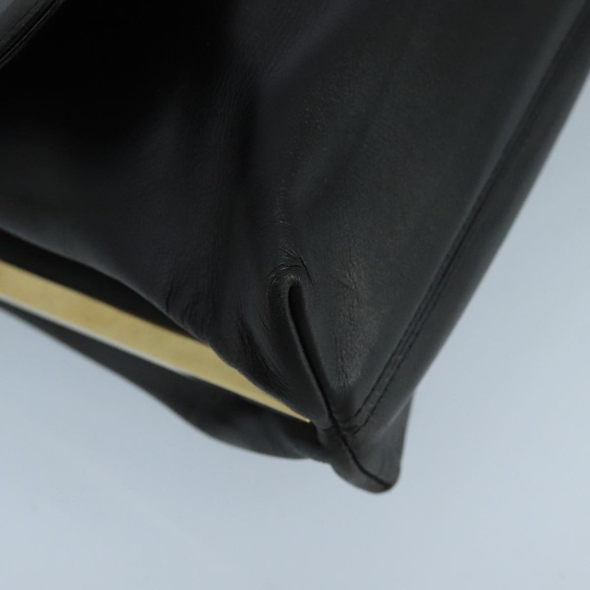 Salvatore Ferragamo Gancini Black Leather Shoulder Bag (Pre-Owned) Size ONE SIZE - 15 Thumbnail
