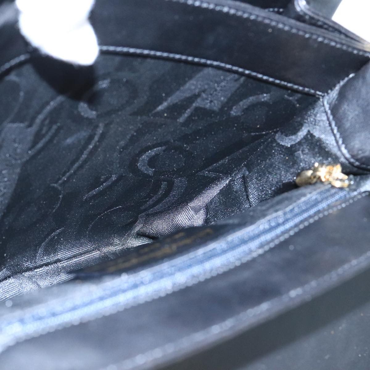 Salvatore Ferragamo Gancini Black Leather Shoulder Bag (Pre-Owned) Size ONE SIZE - 19 Thumbnail