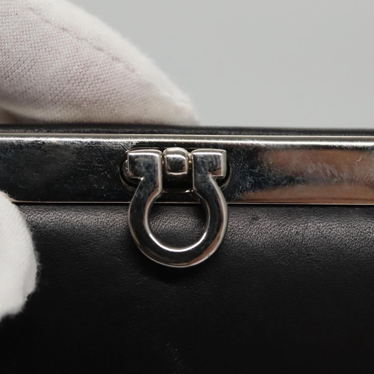 Salvatore Ferragamo Gancini Black Leather Clutch Bag (Pre-Owned) Size ONE SIZE - 12 Thumbnail