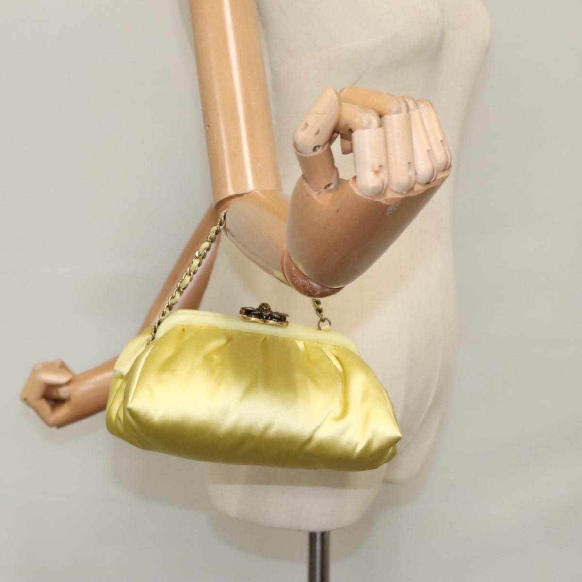 Chanel Yellow Silk Shoulder Bag (Pre-Owned) Size ONE SIZE - 18 Thumbnail