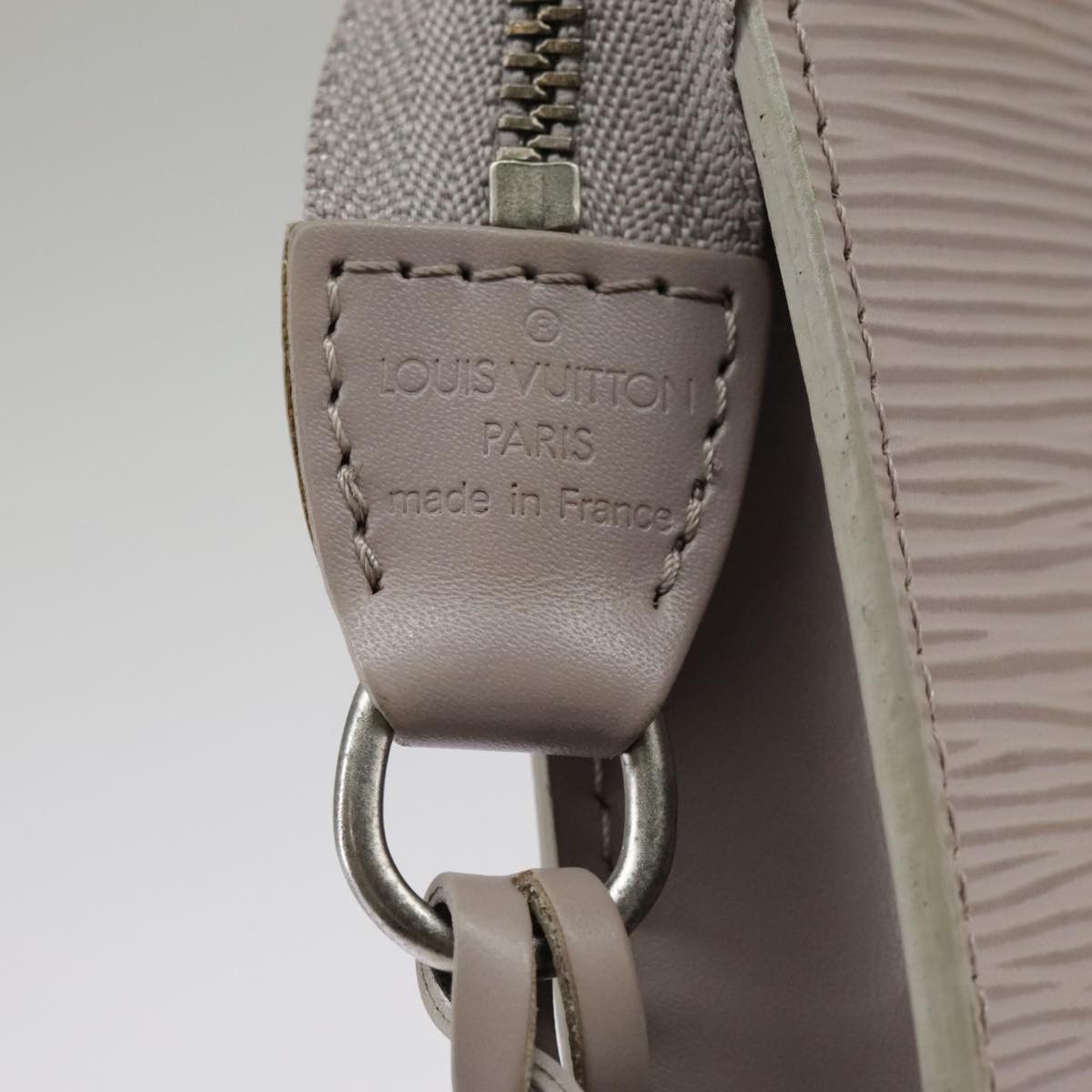 Louis Vuitton Pochette Accessoire Grey Leather Clutch Bag (Pre-Owned) Size ONE SIZE - 16 Thumbnail