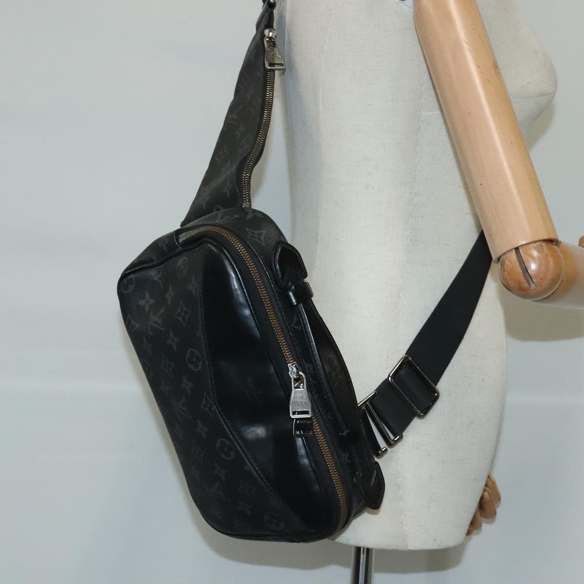 Louis Vuitton Bum Bag Black Canvas Shoulder Bag (Pre-Owned) Size ONE SIZE - 18 Thumbnail