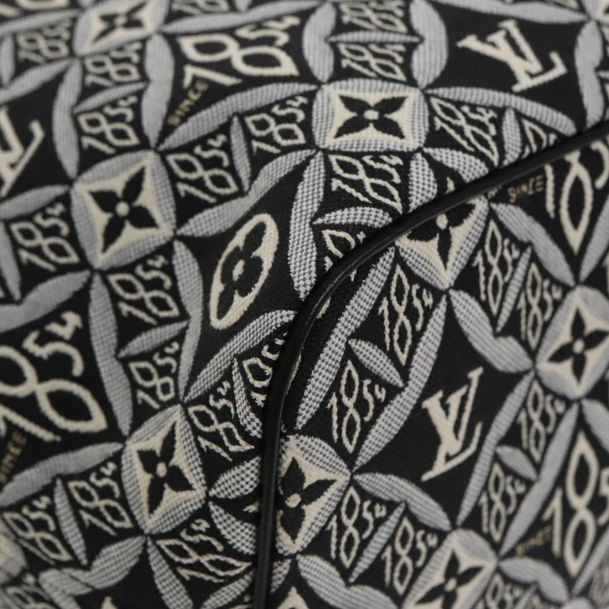 Louis Vuitton Neverfull Black Canvas Tote Bag (Pre-Owned) Size ONE SIZE - 6 Thumbnail