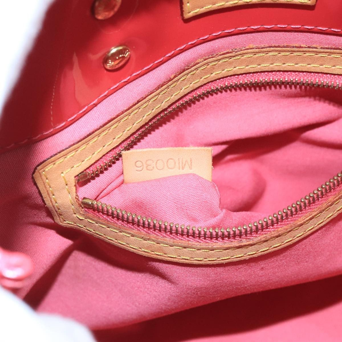 Louis Vuitton Reade Red Patent Leather Handbag (Pre-Owned) Size ONE SIZE - 18 Thumbnail
