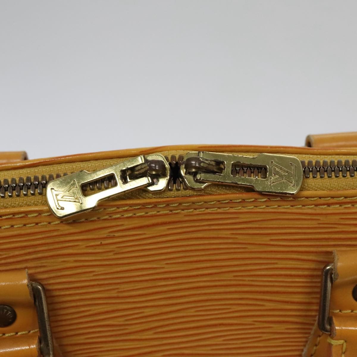 Louis Vuitton Alma Camel Leather Handbag (Pre-Owned) Size ONE SIZE - 13 Thumbnail