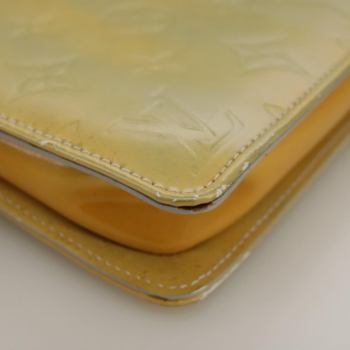Louis Vuitton Lexington Yellow Patent Leather Clutch Bag (Pre-Owned) Size ONE SIZE - 9 Thumbnail