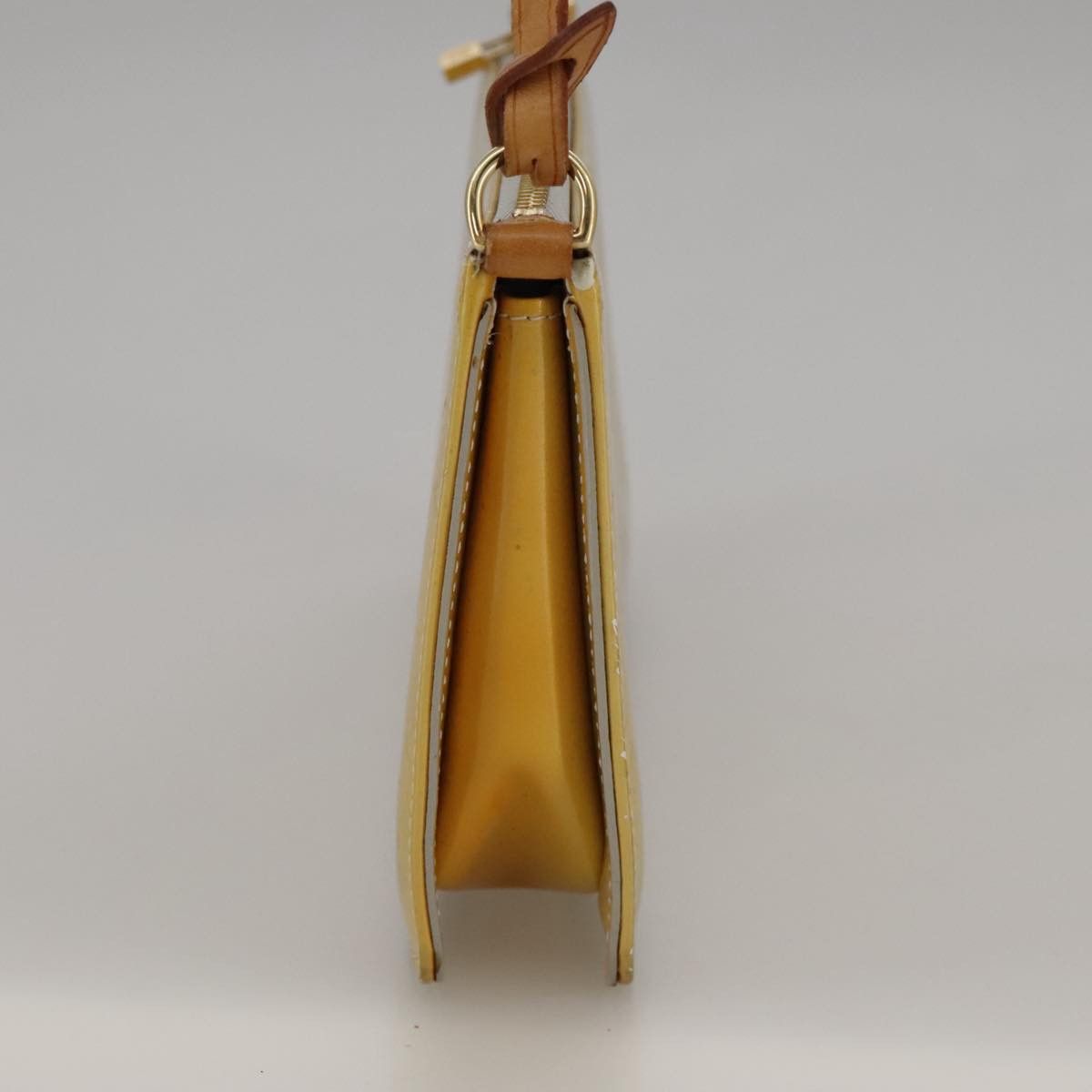 Louis Vuitton Lexington Yellow Patent Leather Clutch Bag (Pre-Owned) Size ONE SIZE - 3 Thumbnail