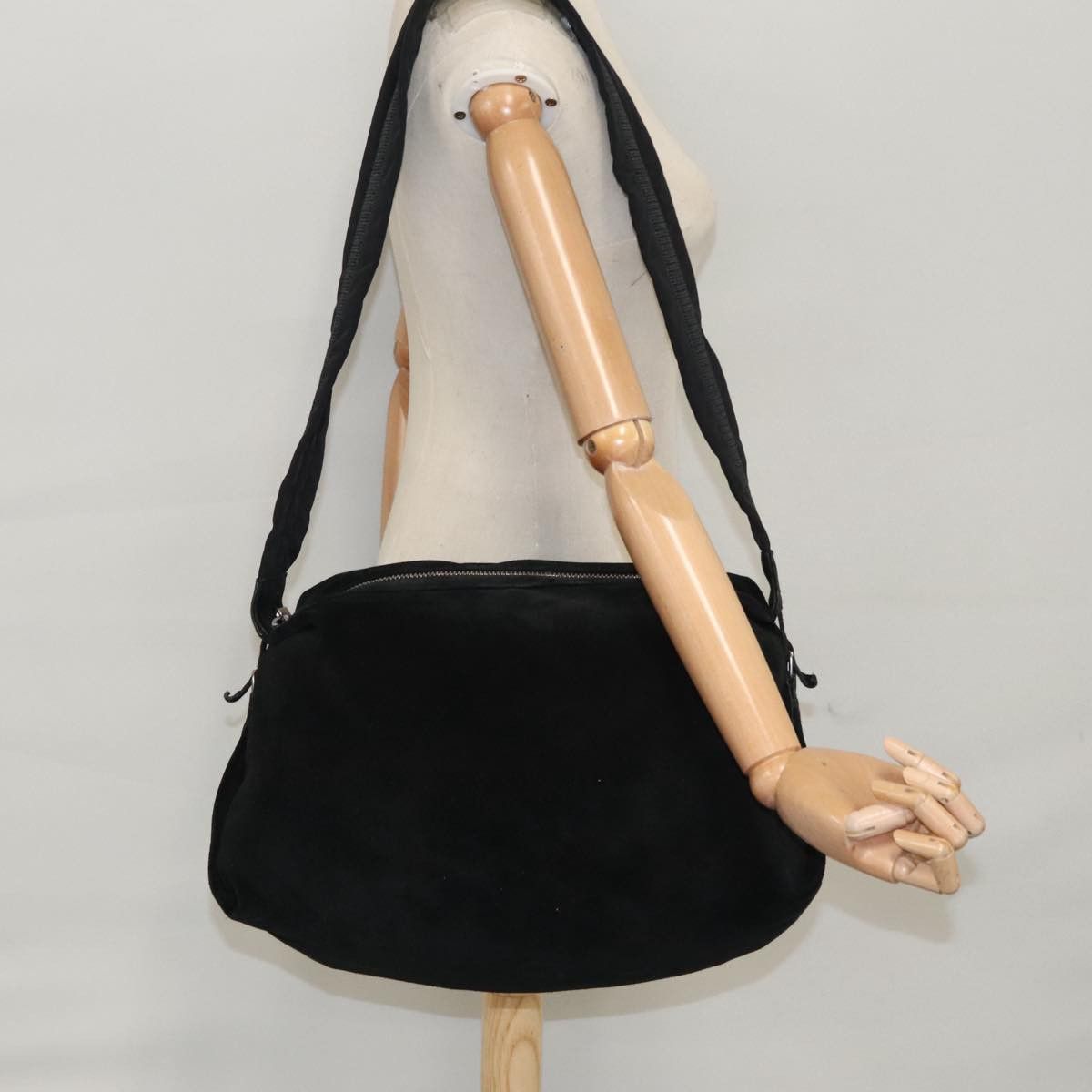Chanel Black Suede Shoulder Bag (Pre-Owned) Size ONE SIZE - 16 Thumbnail