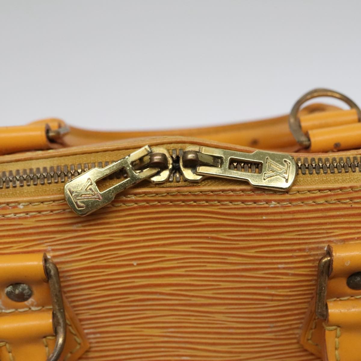 Louis Vuitton Alma Yellow Leather Handbag (Pre-Owned) Size ONE SIZE - 13 Thumbnail