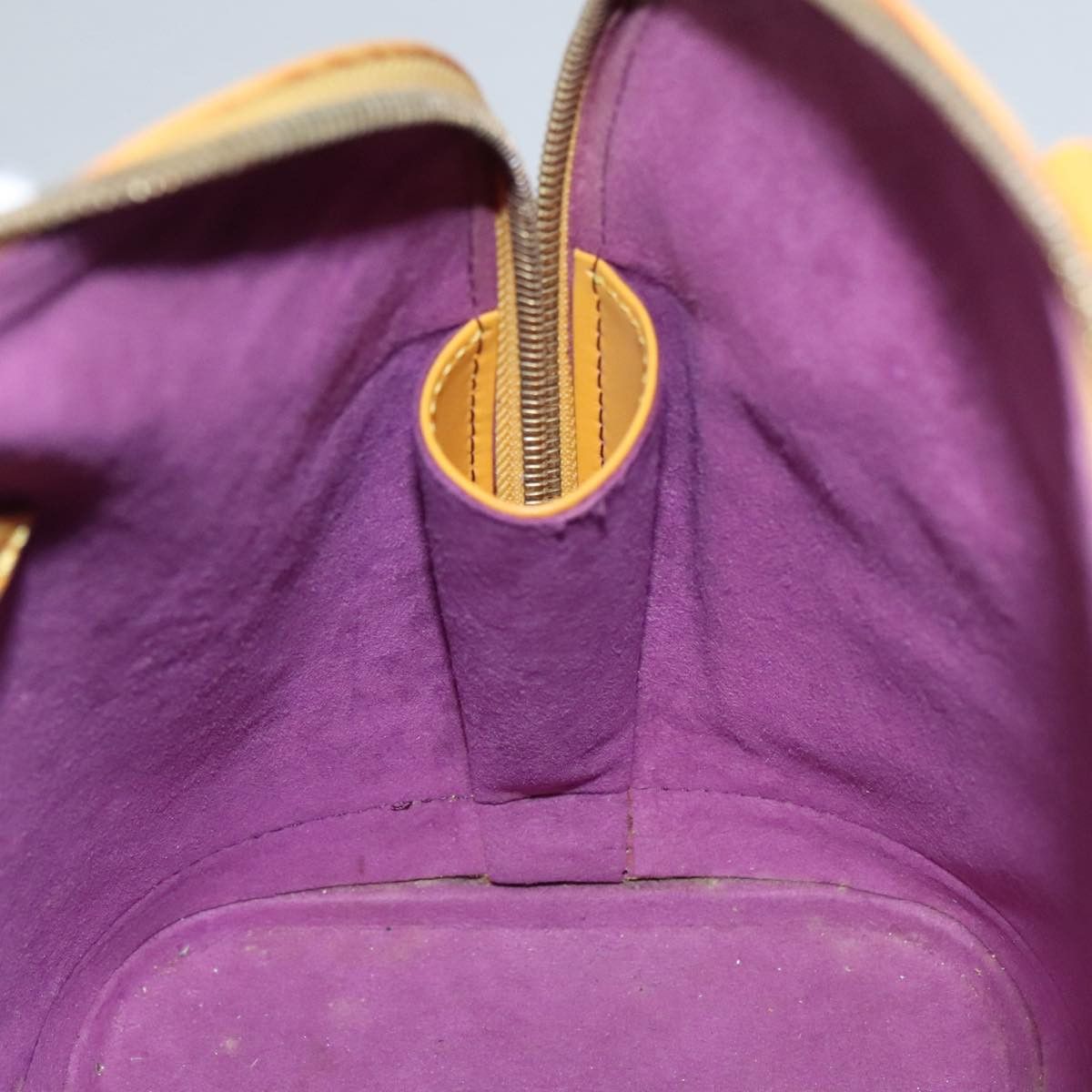 Louis Vuitton Alma Yellow Leather Handbag (Pre-Owned) Size ONE SIZE - 15 Thumbnail