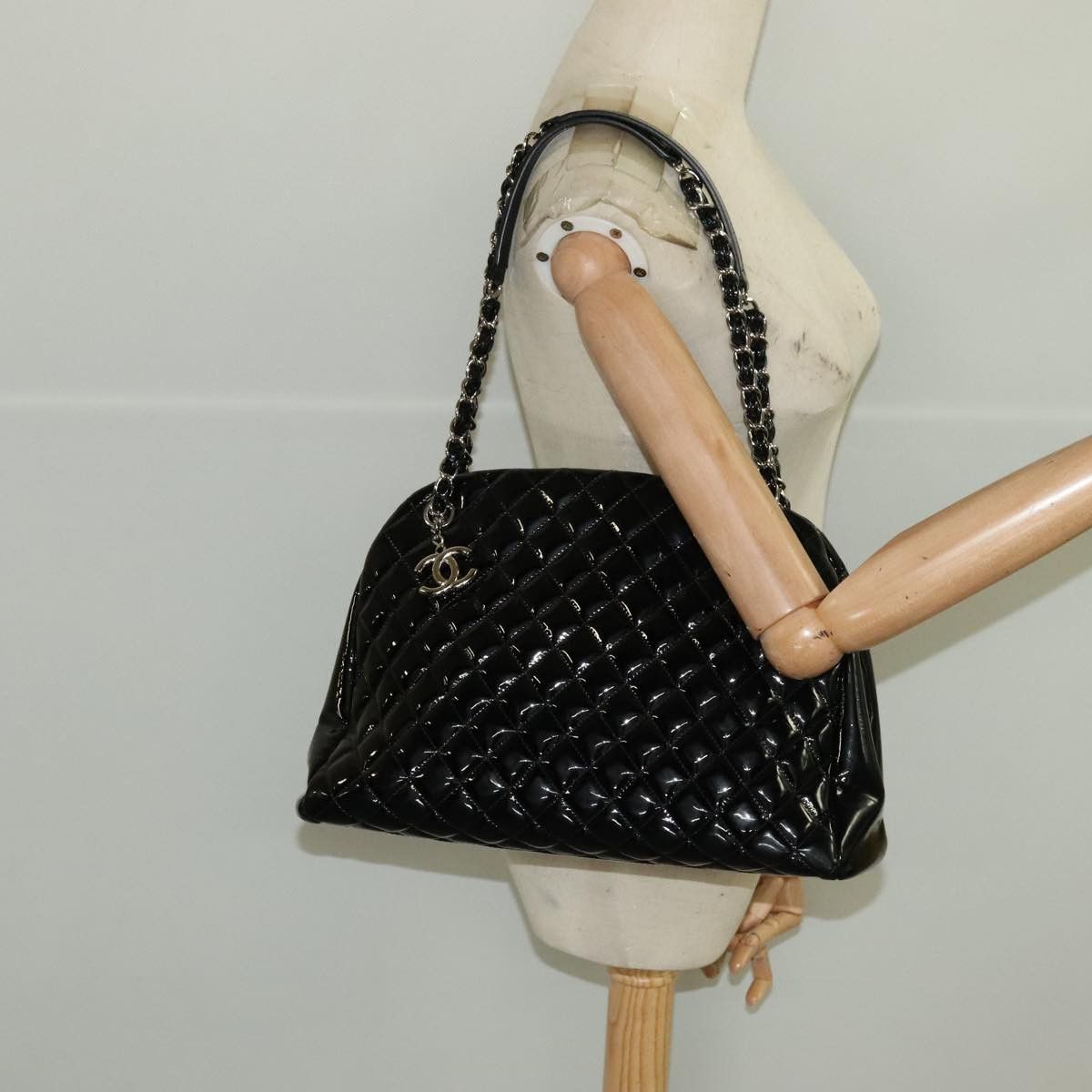 Chanel Mademoiselle Black Leather Shoulder Bag (Pre-Owned) Size ONE SIZE - 11 Thumbnail