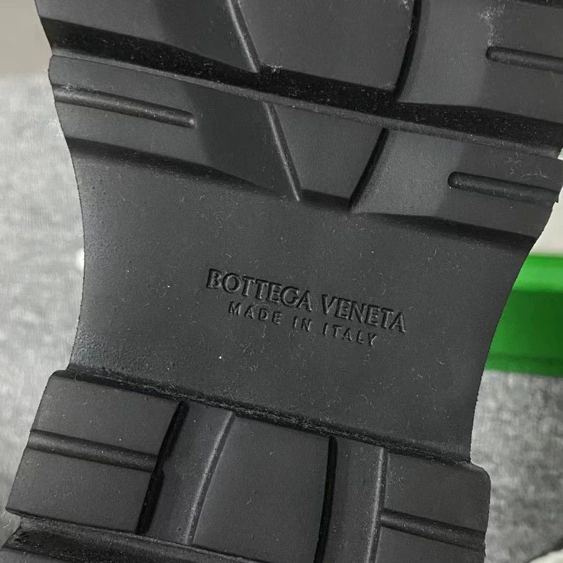 Bottega Veneta Bottega Veneta's latest black Mary Jane platform shoes Size US 5 / EU 37 - 5 Thumbnail