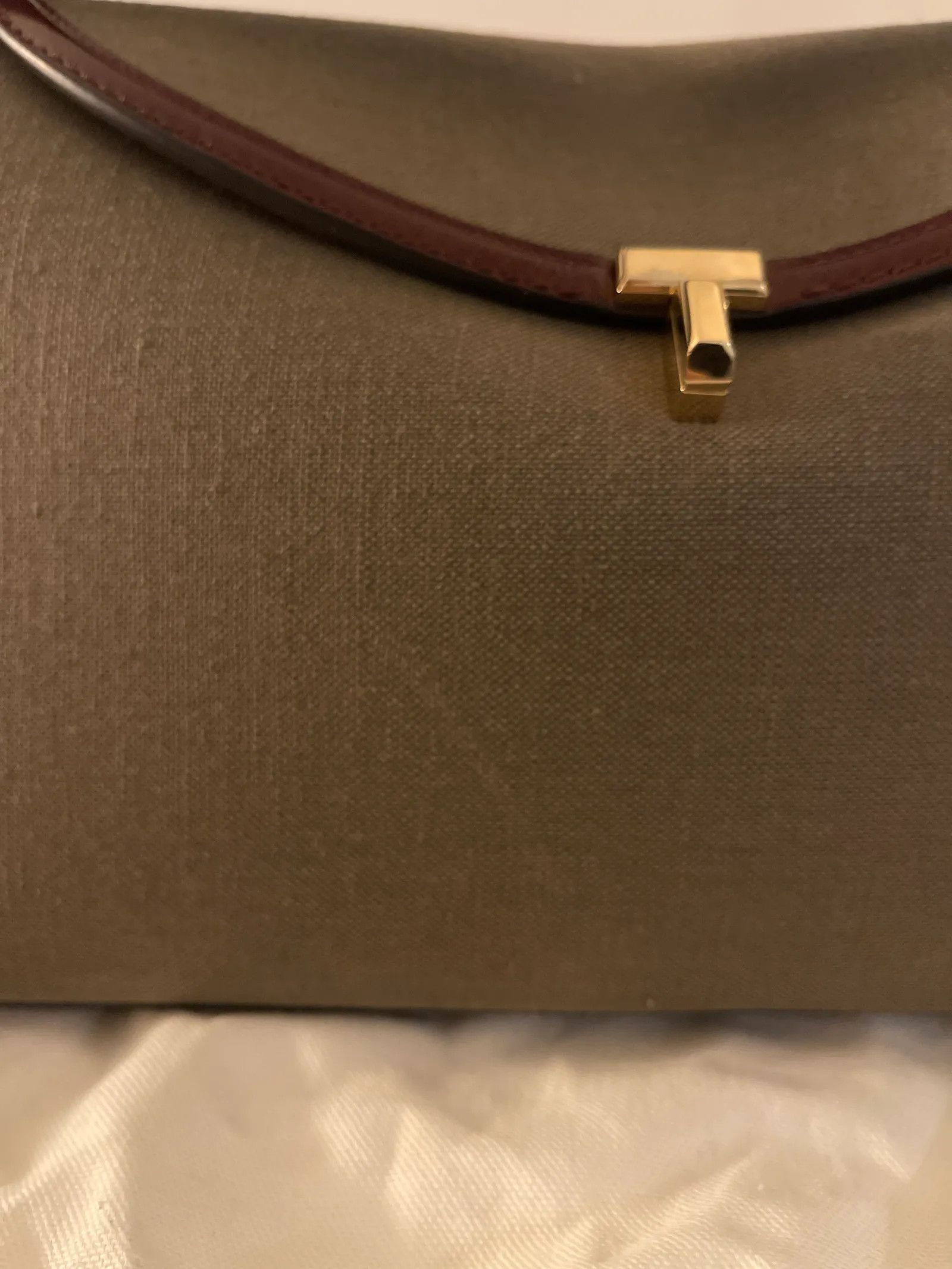 Toteme Toteme TOTEME T-Lock Top Handle Khaki Green Crossbody Bag Size ONE SIZE - 4 Thumbnail