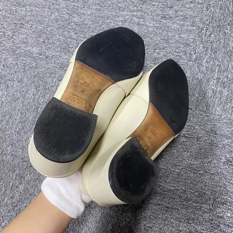 Bally Bally's latest white signable heel-down slippers, style 5900 Size US 5 / EU 37 - 4 Thumbnail