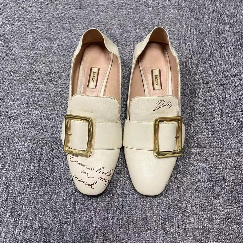 Bally Bally's latest white signable heel-down slippers, style 5900 Size US 5 / EU 37 - 2 Thumbnail