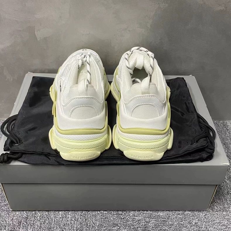 Balenciaga Balenciaga's latest pure white Triples 59 Size US 5.5 / EU 38 - 3 Thumbnail