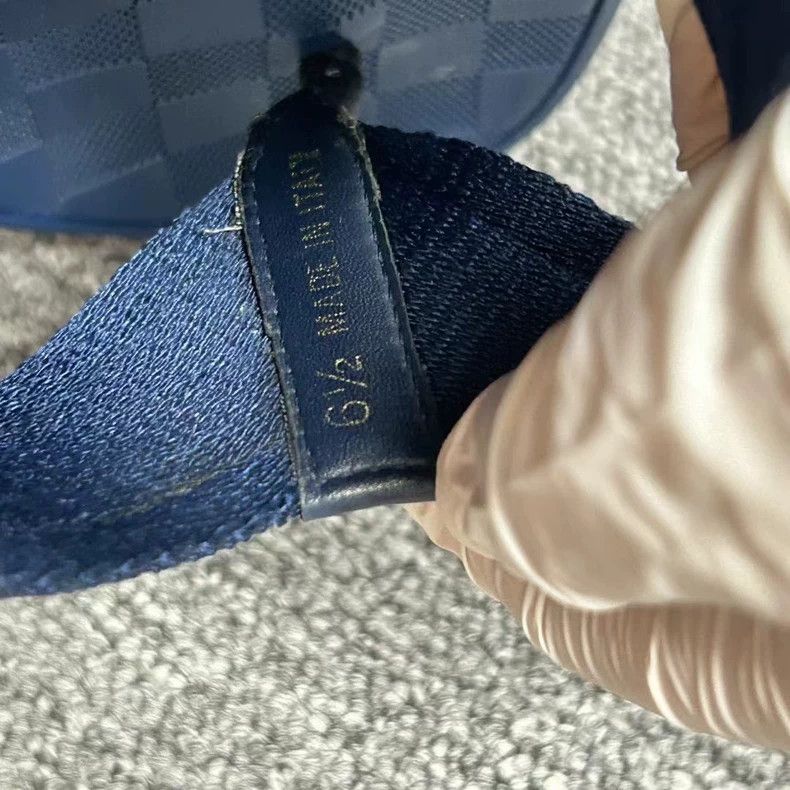 Louis Vuitton Louis Vuitton latest blue checkered herringbone flip-flops Size US 6.5 / EU 39-40 - 5 Thumbnail