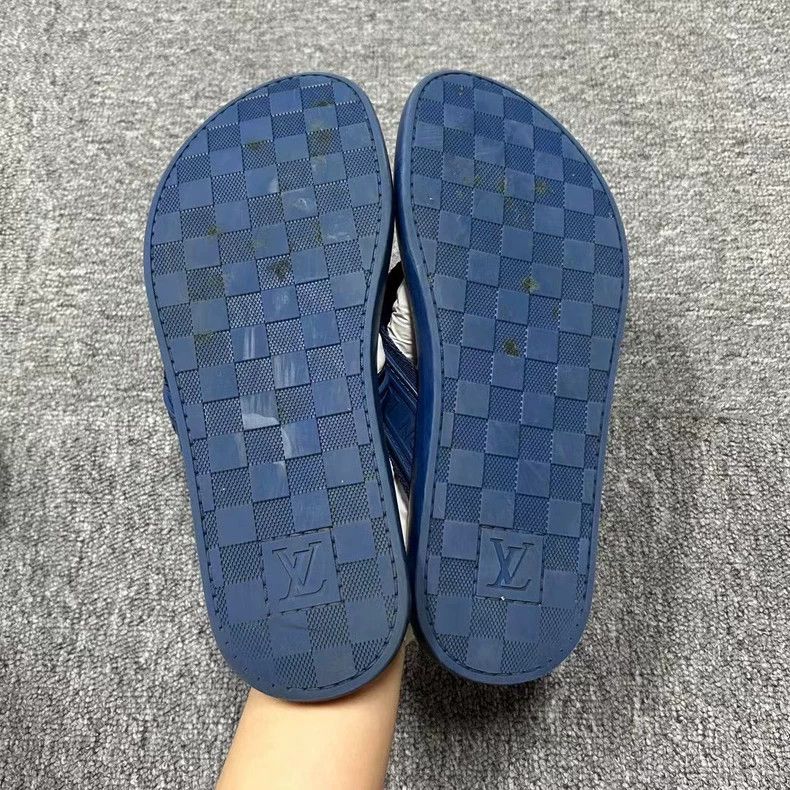 Louis Vuitton Louis Vuitton latest blue checkered herringbone flip-flops Size US 6.5 / EU 39-40 - 4 Thumbnail
