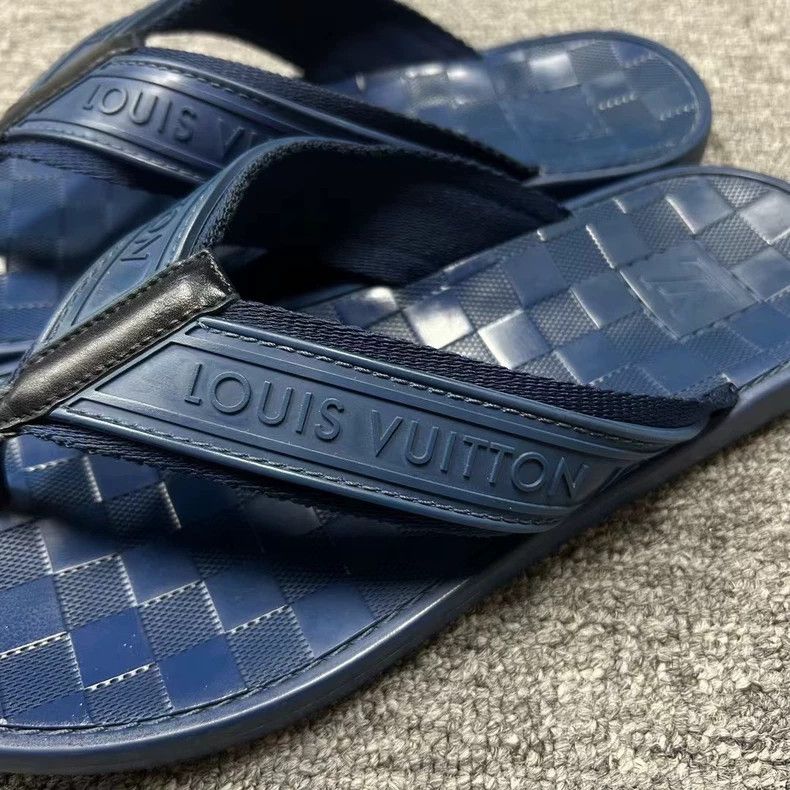 Louis Vuitton Louis Vuitton latest blue checkered herringbone flip-flops Size US 6.5 / EU 39-40 - 6 Thumbnail