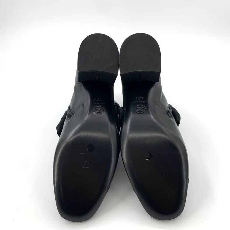 Chanel Chanel Chanel Size 38.5 Black Leather Camellia Decorated Chunky Heel Short Boots Size US 6 / EU 39 - 5 Thumbnail