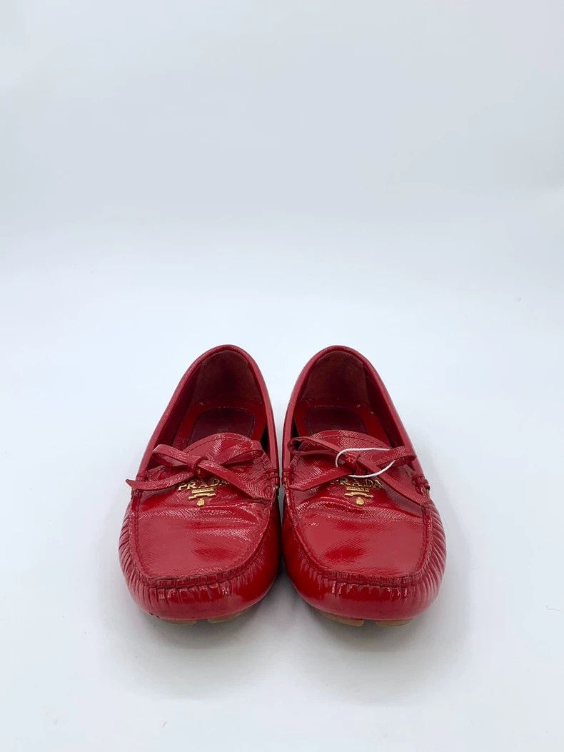 Prada Prada Size 37 Red Bow Patent Leather Round Toe Slip-on