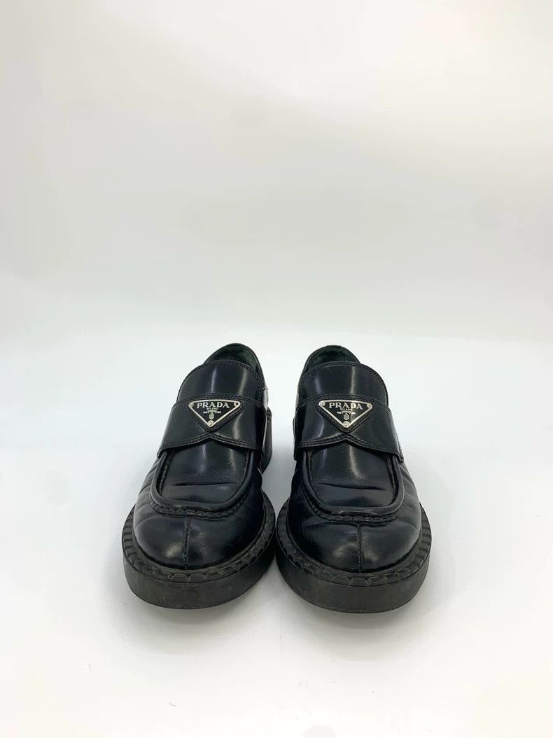 Prada Prada Logo triangle标志 black leather loafer shoes, size 38 Size US 5.5 / EU 38 - 3 Thumbnail