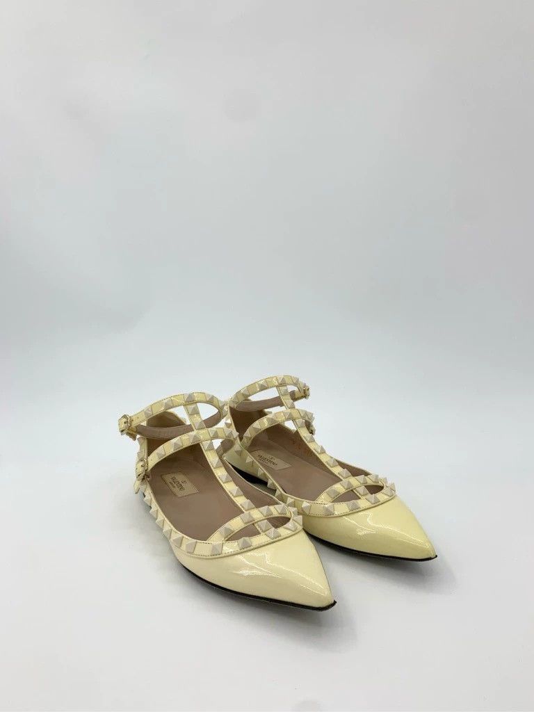 Valentino Valentino Size 37.5 Studs Design Yellow Patent Leather Flat Casual Shoes Size US 6 / IT 36 - 2 Thumbnail