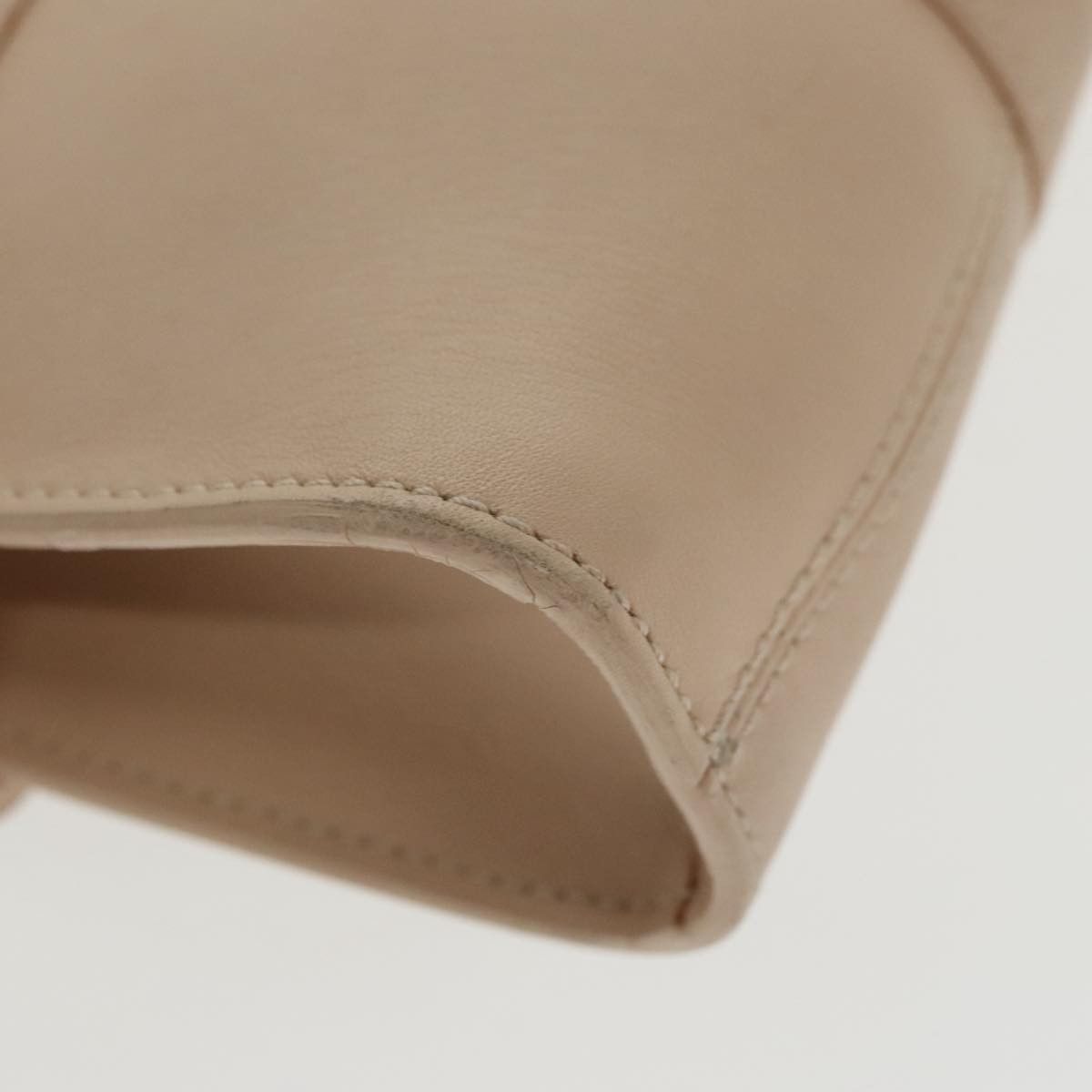 Salvatore Ferragamo Gancini Beige Leather Shoulder Bag (Pre-Owned) Size ONE SIZE - 20 Thumbnail