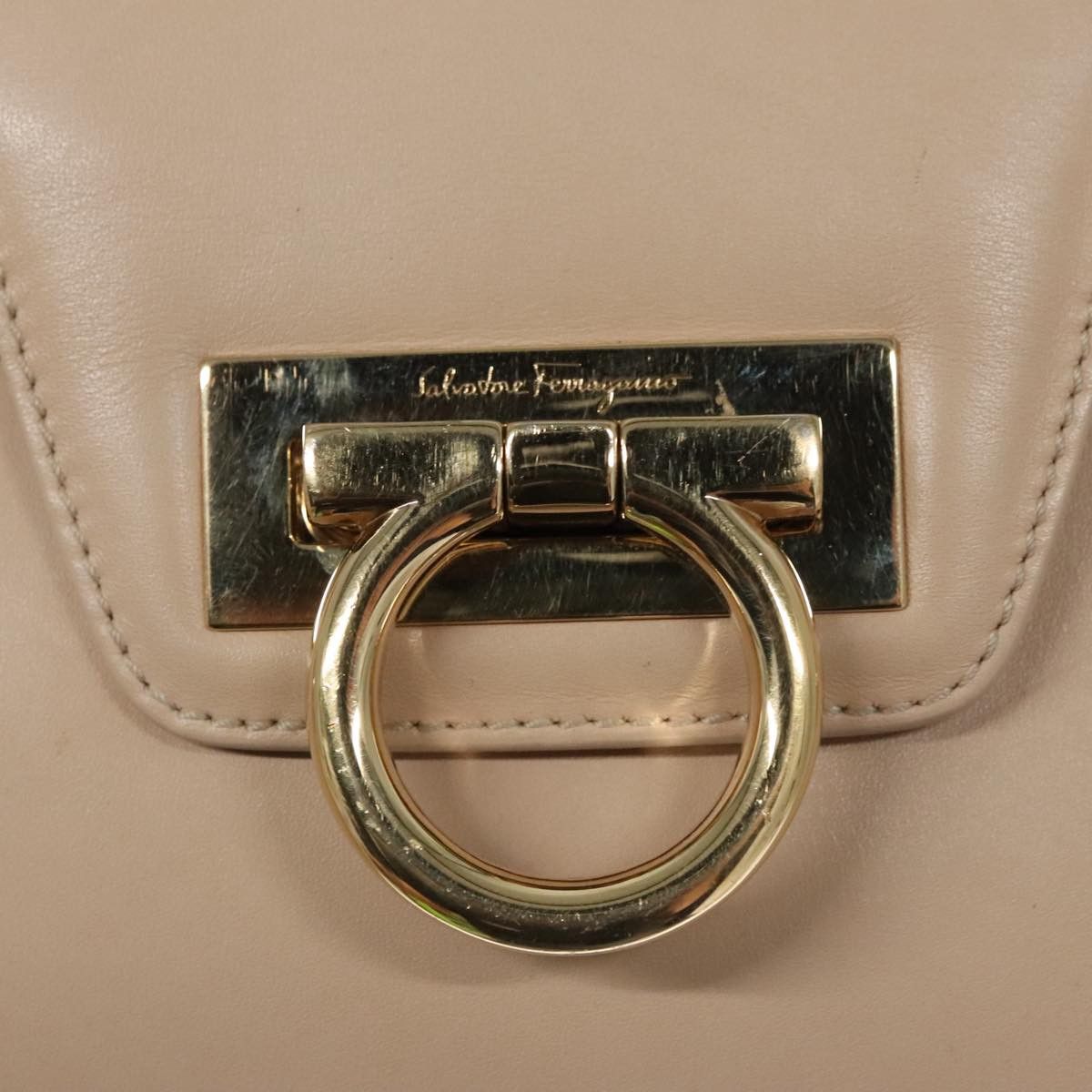 Salvatore Ferragamo Gancini Beige Leather Shoulder Bag (Pre-Owned) Size ONE SIZE - 7 Thumbnail