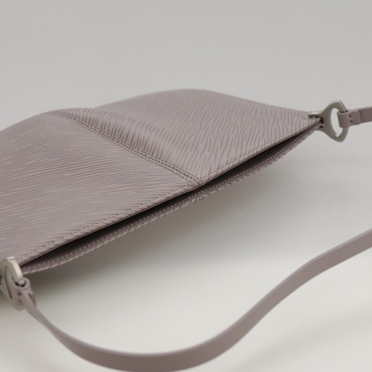 Louis Vuitton Demi Lune Grey Leather Clutch Bag (Pre-Owned) Size ONE SIZE - 17 Thumbnail