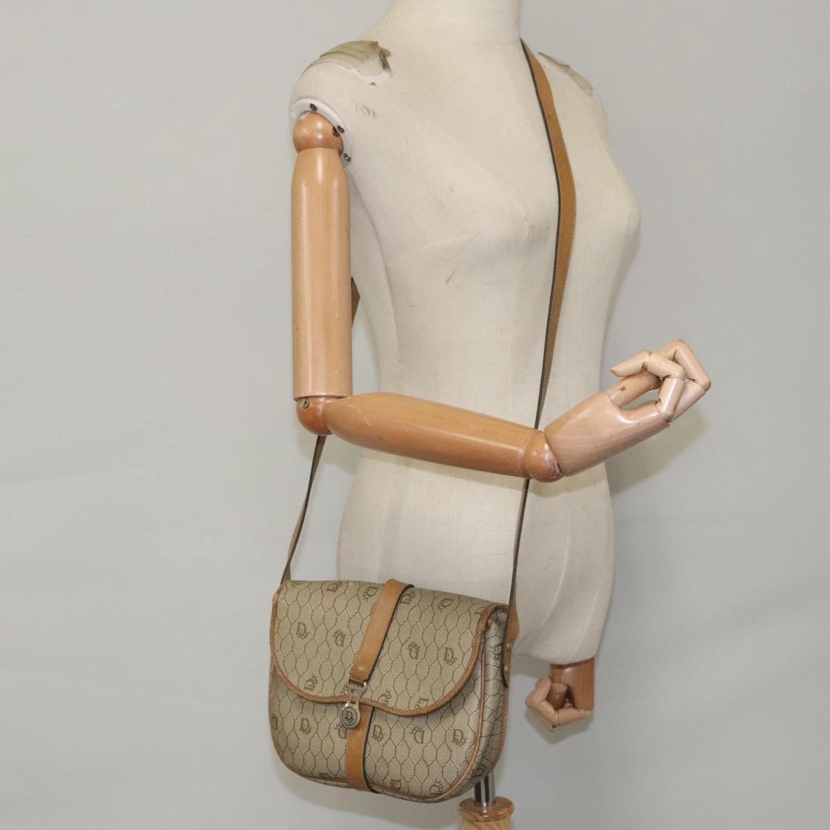 Dior Honeycomb Beige Canvas Shoulder Bag (Pre-Owned) Size ONE SIZE - 14 Thumbnail