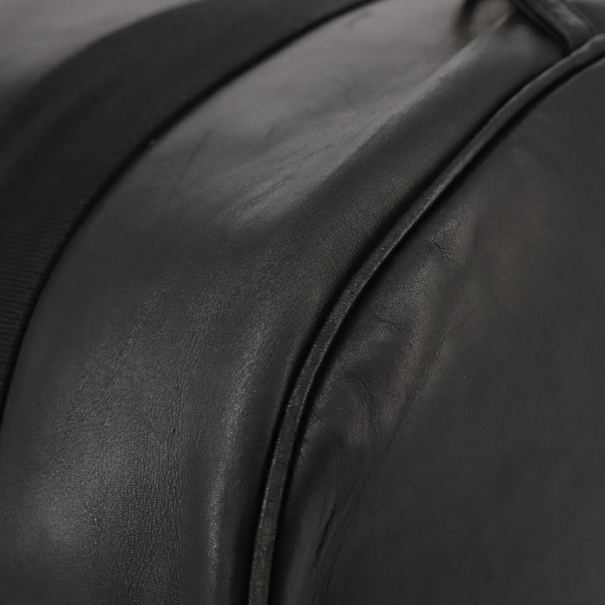 Salvatore Ferragamo Vara Black Leather Shoulder Bag (Pre-Owned) Size ONE SIZE - 9 Thumbnail