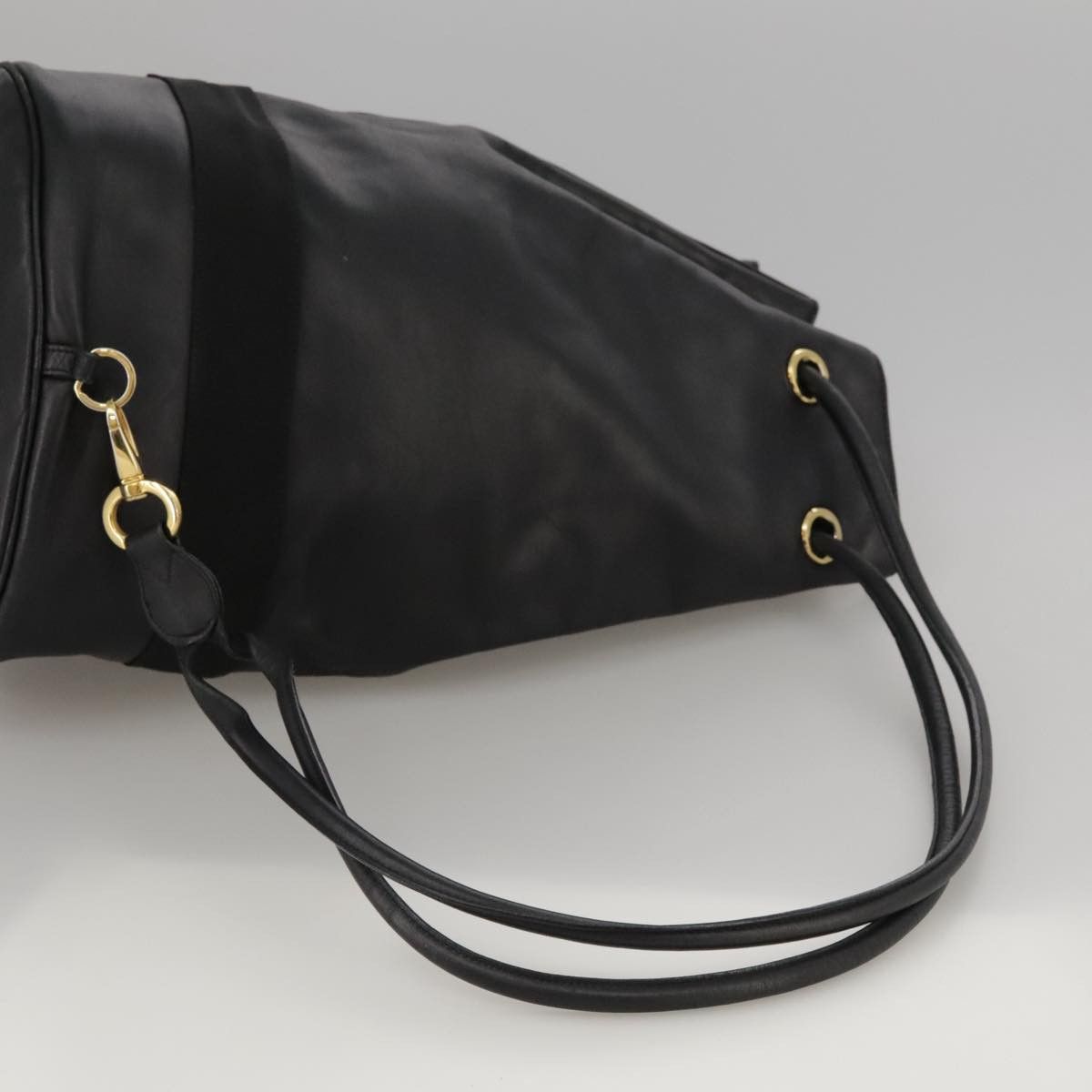 Salvatore Ferragamo Vara Black Leather Shoulder Bag (Pre-Owned) Size ONE SIZE - 5 Thumbnail