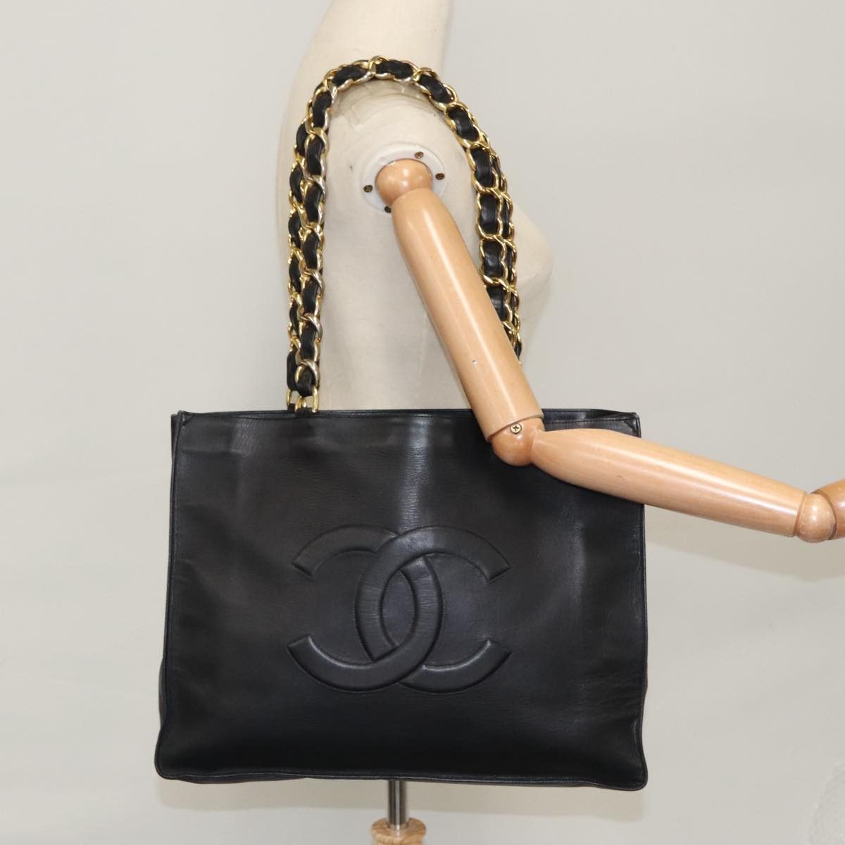 Chanel Cc Black Leather Tote Bag (Pre-Owned) Size ONE SIZE - 16 Thumbnail