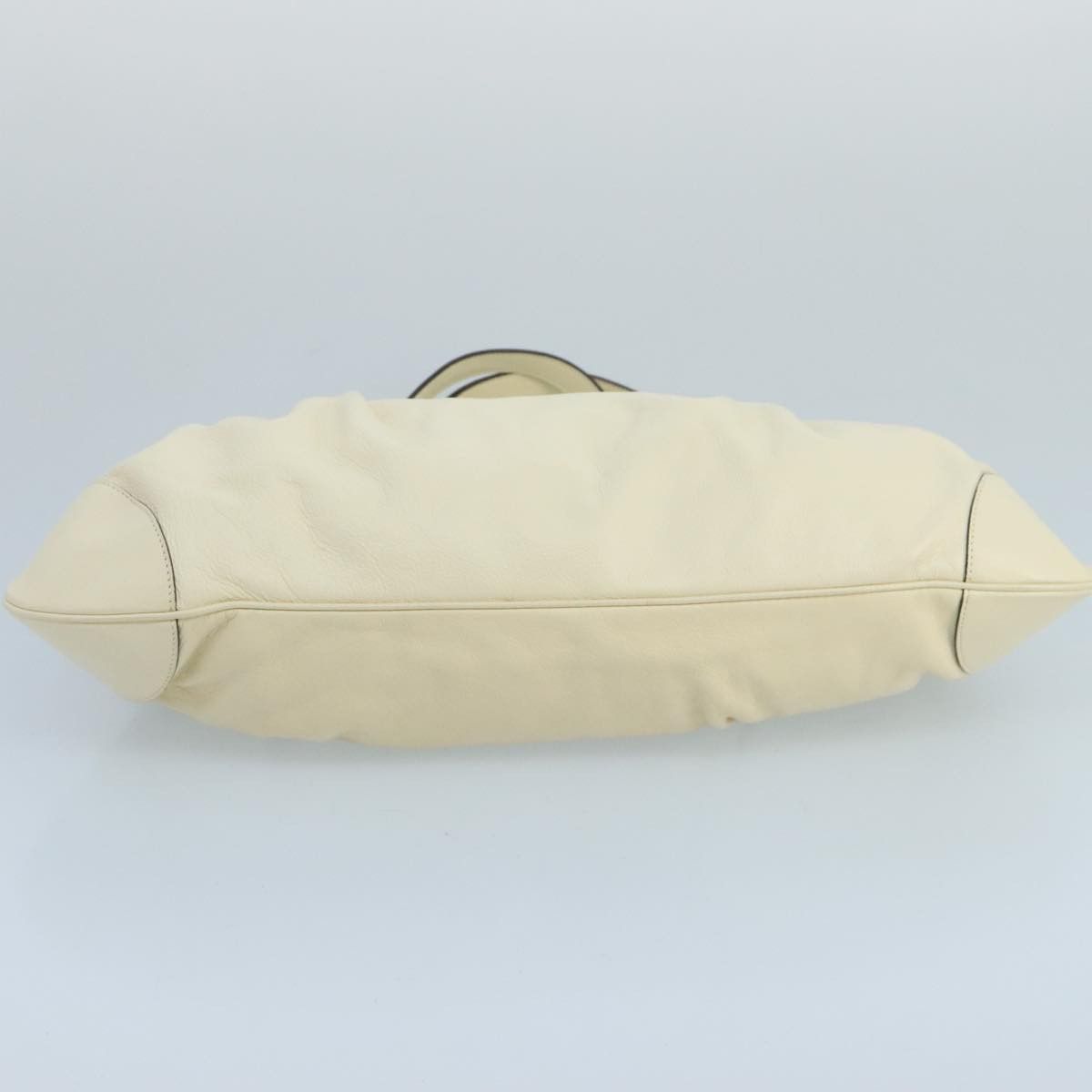 Salvatore Ferragamo White Leather Shoulder Bag (Pre-Owned) Size ONE SIZE - 18 Thumbnail