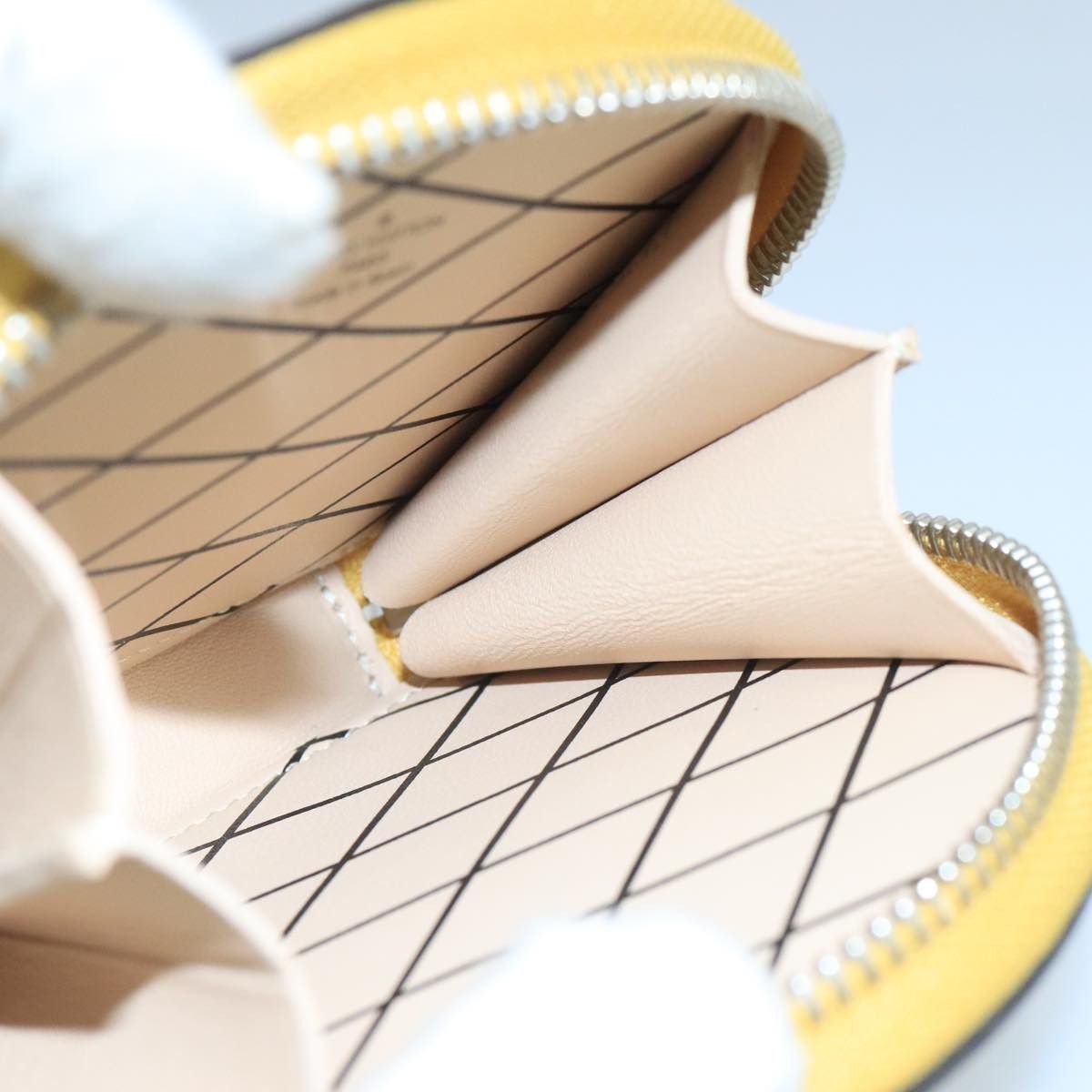 Louis Vuitton Micro Boite Chapeau Yellow Leather Wallet (Pre-Owned) Size ONE SIZE - 15 Thumbnail