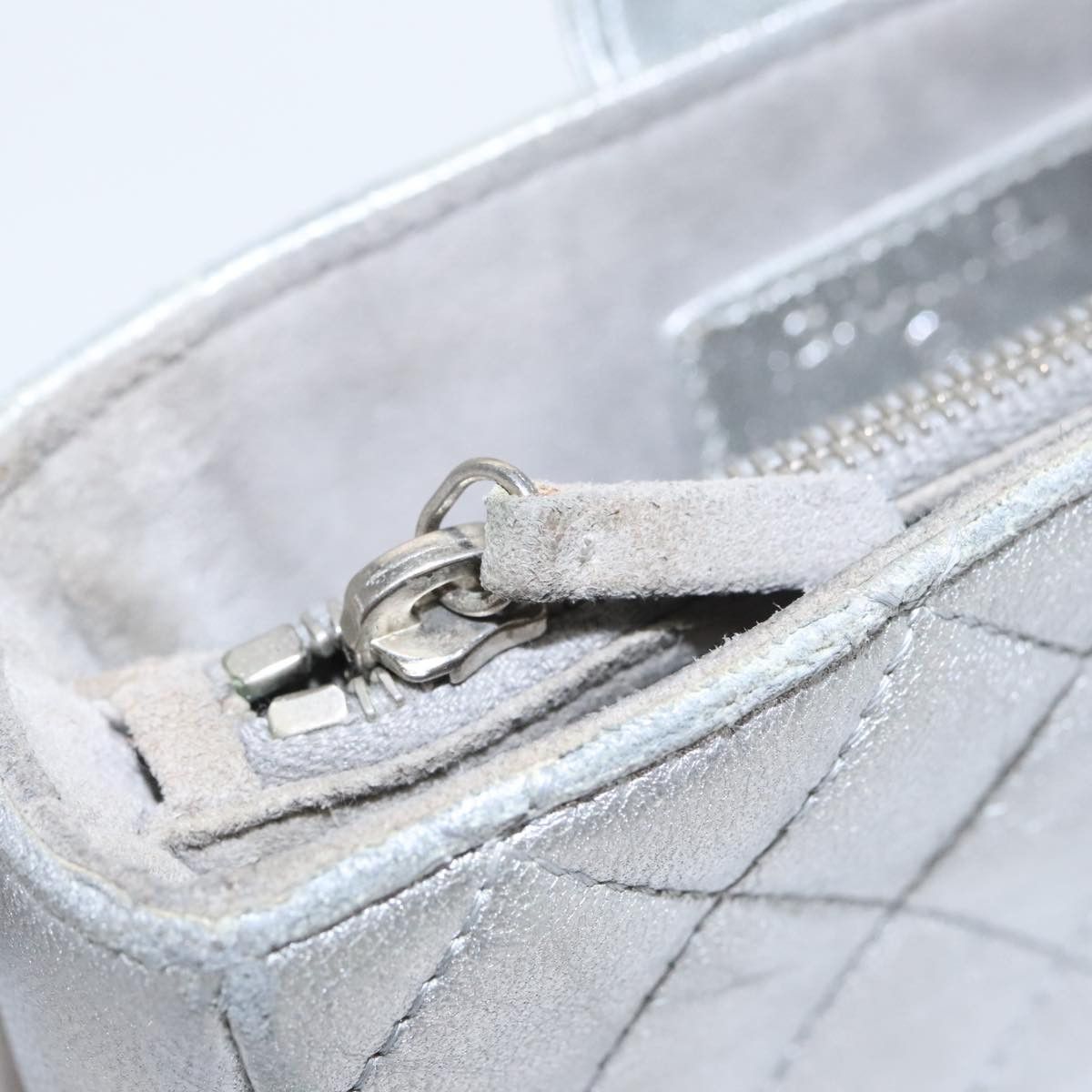 Chanel Quilted Silver Leather Clutch Bag (Pre-Owned) Size ONE SIZE - 7 Thumbnail