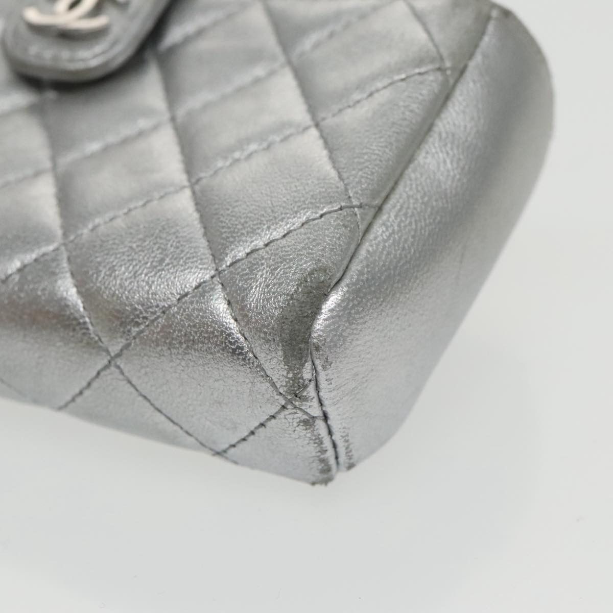 Chanel Quilted Silver Leather Clutch Bag (Pre-Owned) Size ONE SIZE - 15 Thumbnail