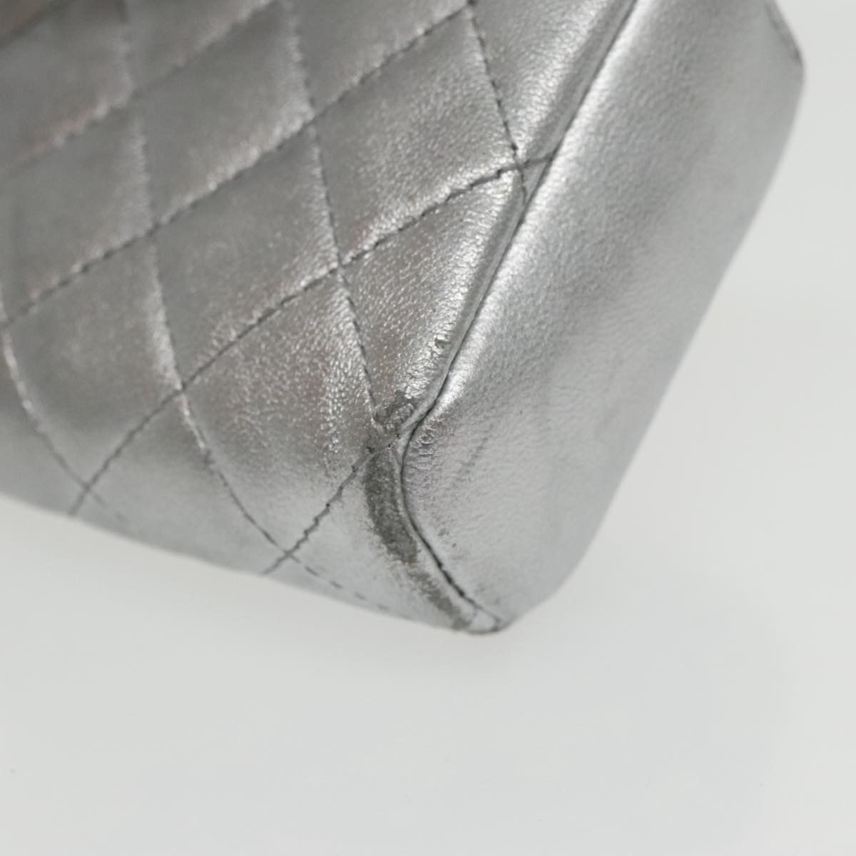 Chanel Quilted Silver Leather Clutch Bag (Pre-Owned) Size ONE SIZE - 16 Thumbnail
