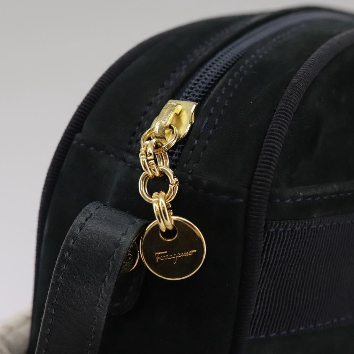Salvatore Ferragamo Vara Black Suede Shoulder Bag (Pre-Owned) Size ONE SIZE - 6 Thumbnail