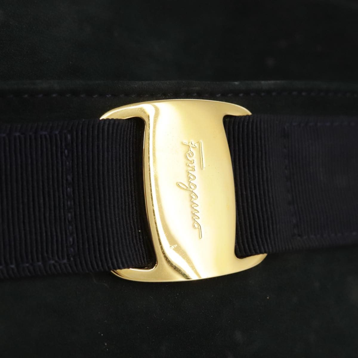 Salvatore Ferragamo Vara Black Suede Shoulder Bag (Pre-Owned) Size ONE SIZE - 12 Thumbnail